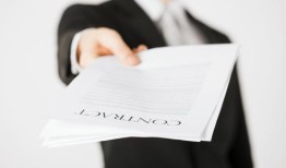 请律师房产公证怎么收费（找律师办房屋公证律师费是多少钱）