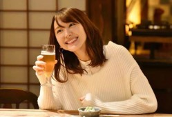 房产女中介应该怎么穿（房产女中介正经吗）