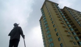 老人去世 房产怎么更名（老人故去 房产如何变更）