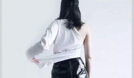 房产中介怎么穿女（房屋中介穿搭）
