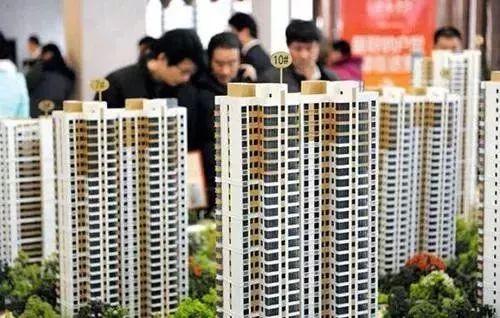 房产中介怎么拍新房（房产中介怎么拍新房子）
