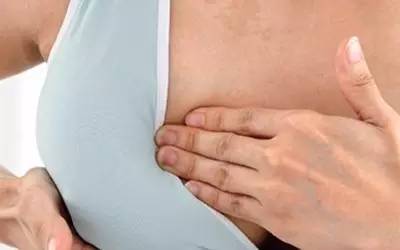 乳房产后变硬怎么按摩（产后乳房发硬怎么按摩）