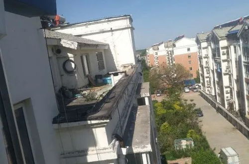 房产顶楼违建怎么办（顶楼房屋违建定义）