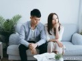 丈夫突然离婚房产怎么分（离婚老公房子怎么过户给老婆）